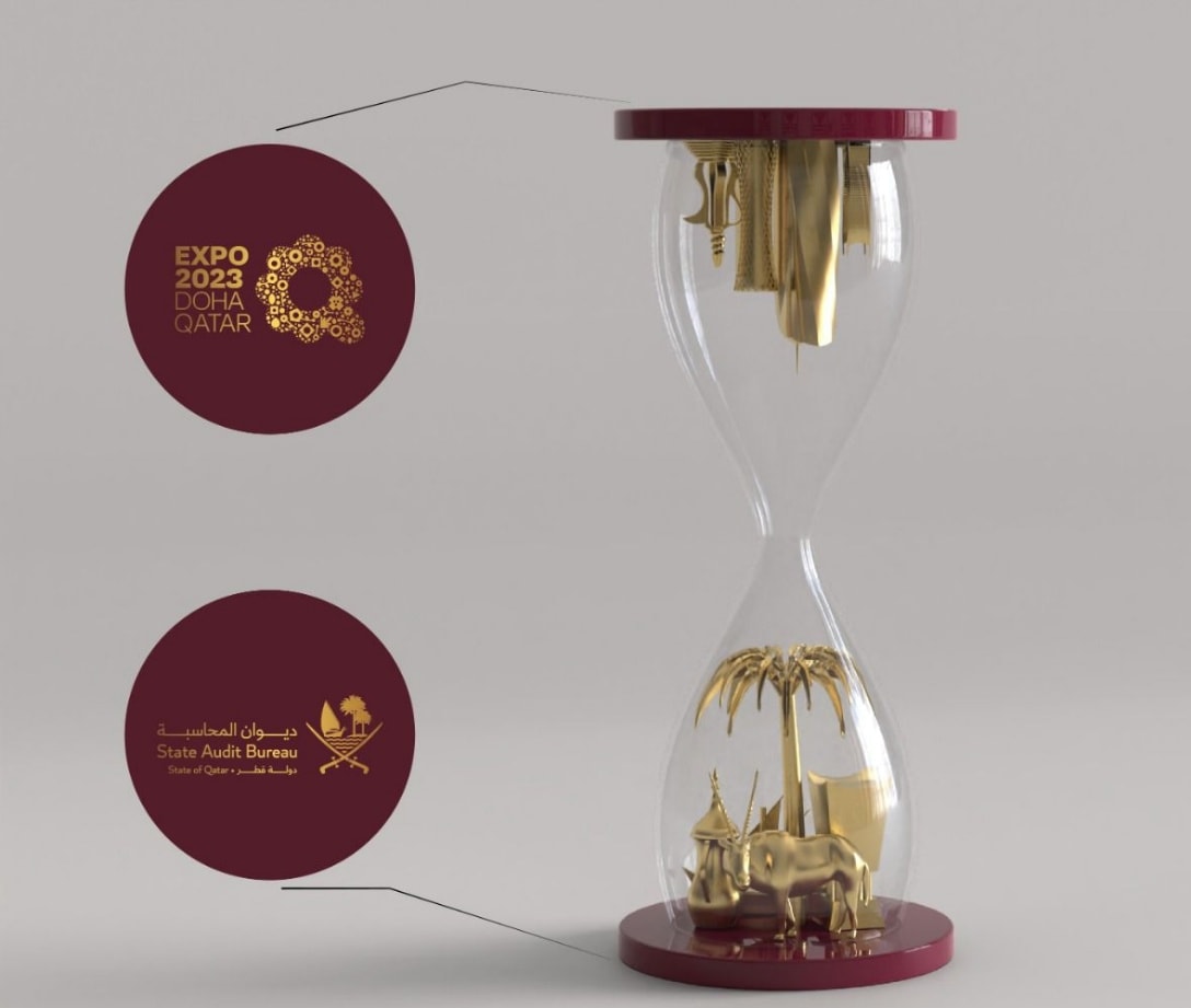 Hourglass gift with gold palm detail
